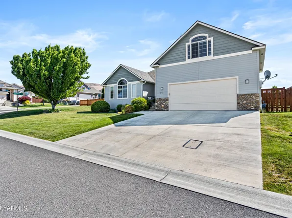 711 N 55th St, Yakima, WA 98901