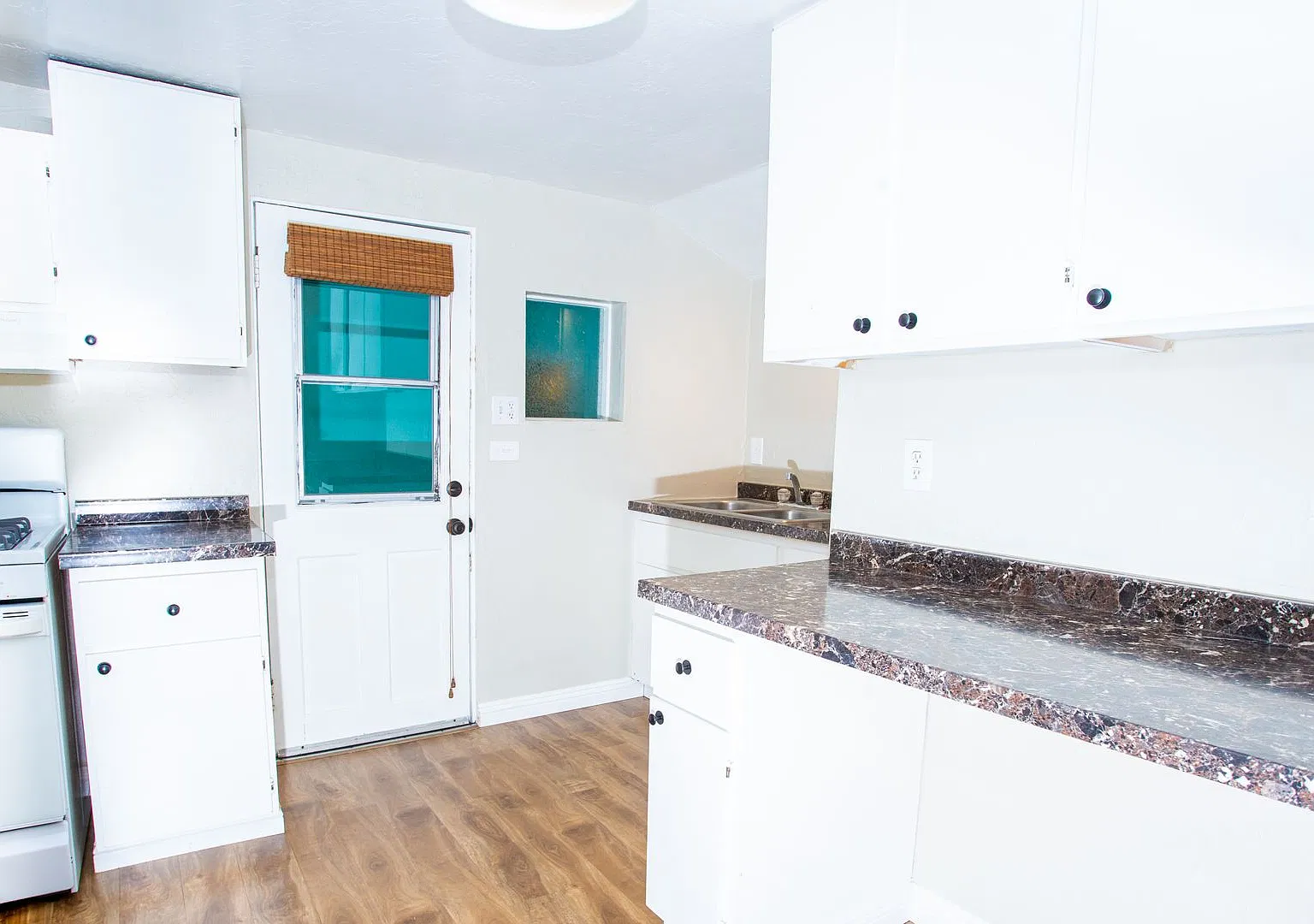 915 East Balboa Blvd. — Photo 2