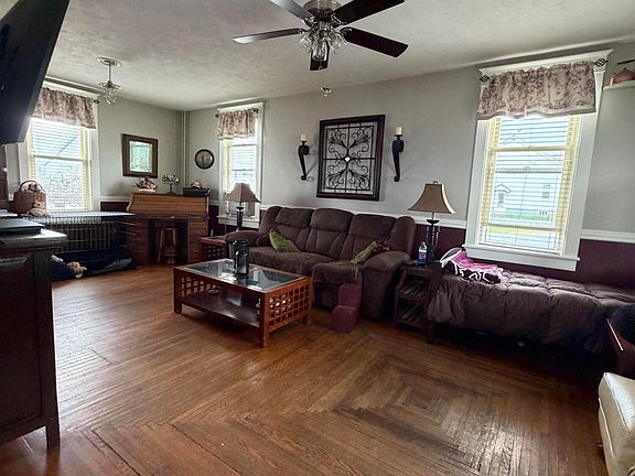 3rd image of 4077 Woodbury Pike