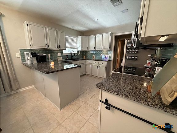 5th image of 3020 Oakwood Dr