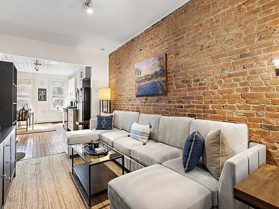 5th image of 351 8th St APT 1R