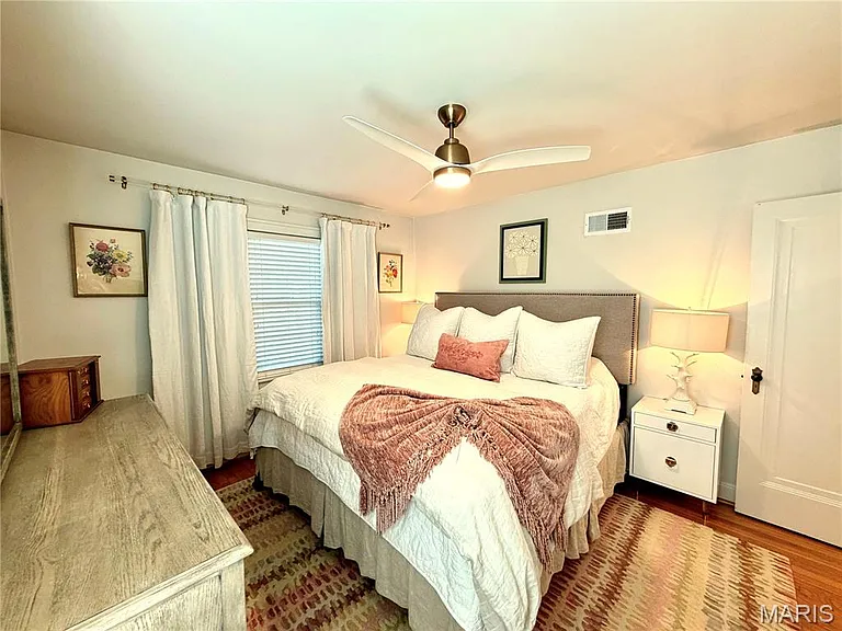 22 Stratford Ln — Photo 12