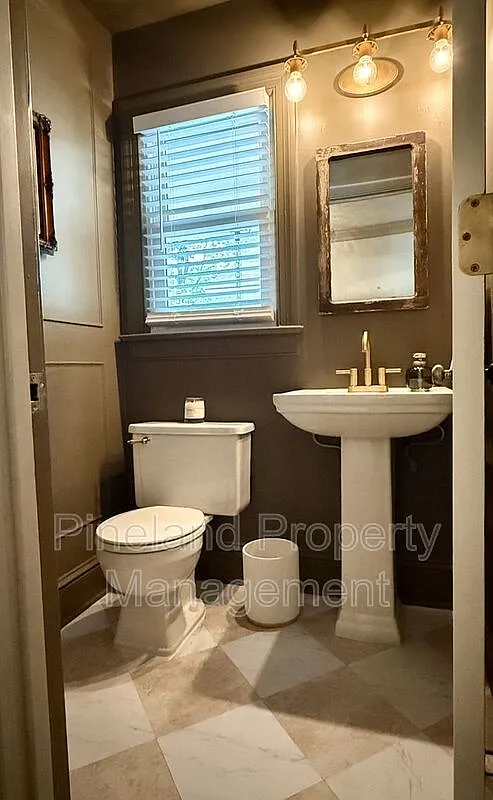 3 bed, 2.5 bath, $2,000 — Photo 3