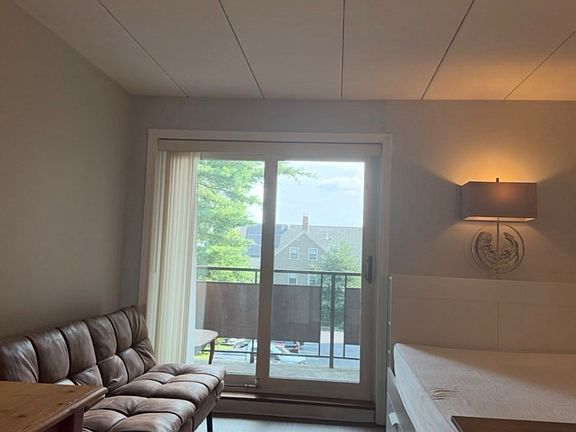 4th image of 60 Pleasant St APT 208