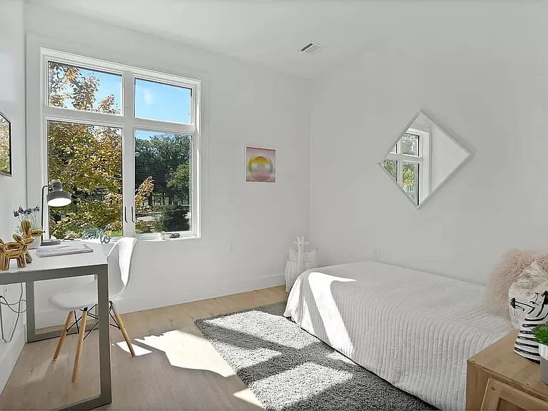 276 Duncan Ave #2 — Photo 17
