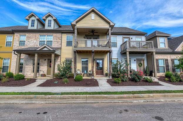 Townhouse with curb appeal