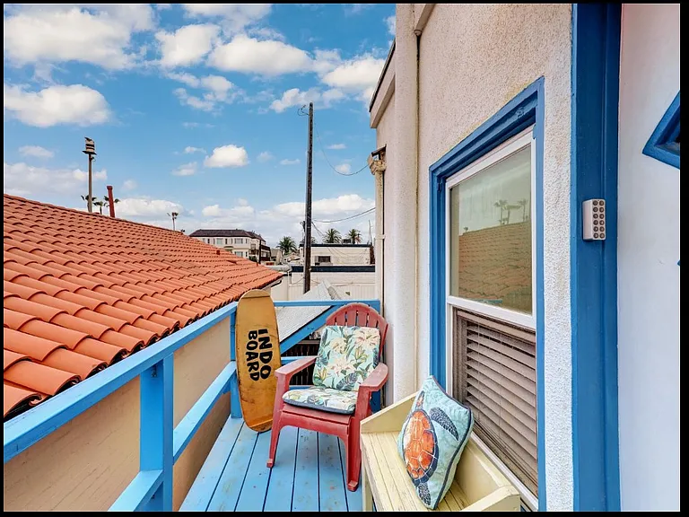 Sunny deck to enjoy the breeze and view.