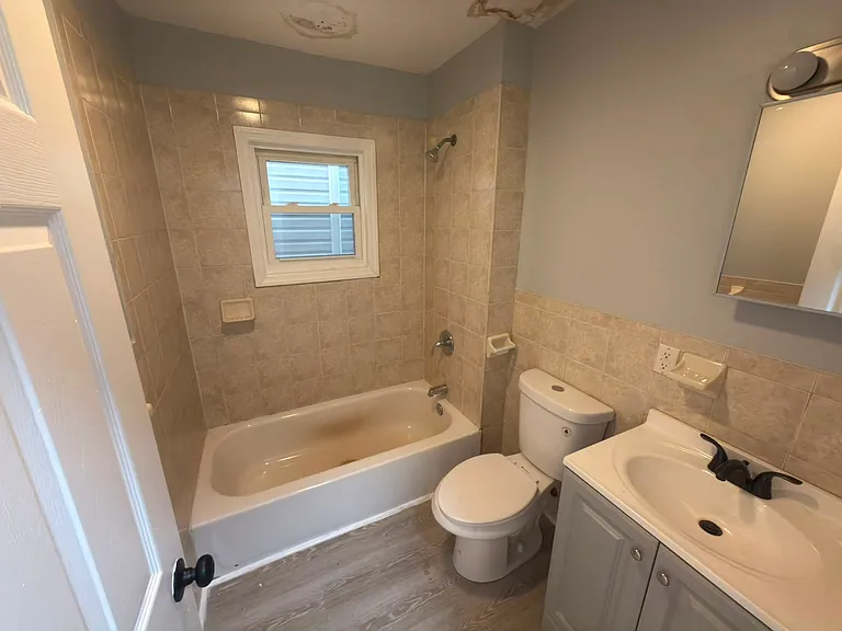 150 S 10th St #1 — Photo 13