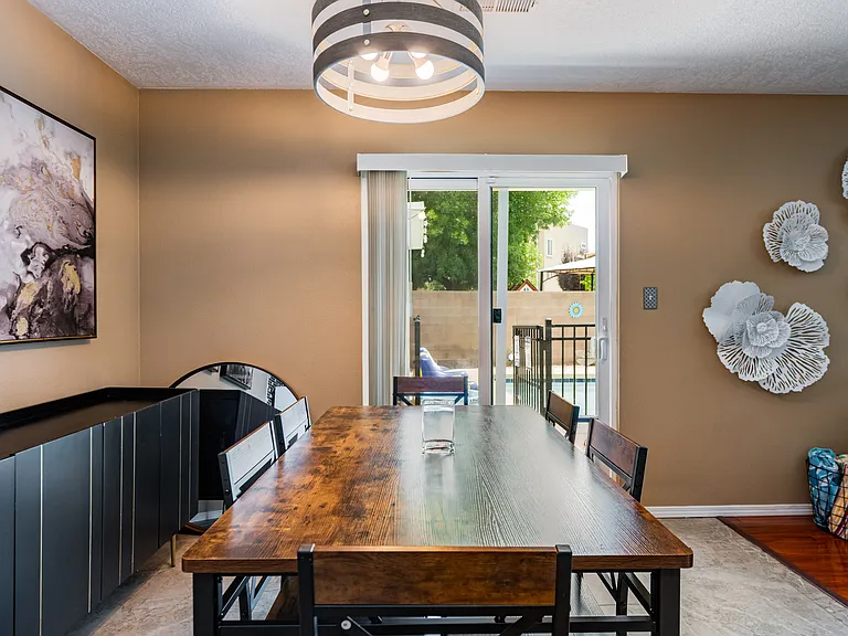 1500 Villa Del Valle NE — Photo 4