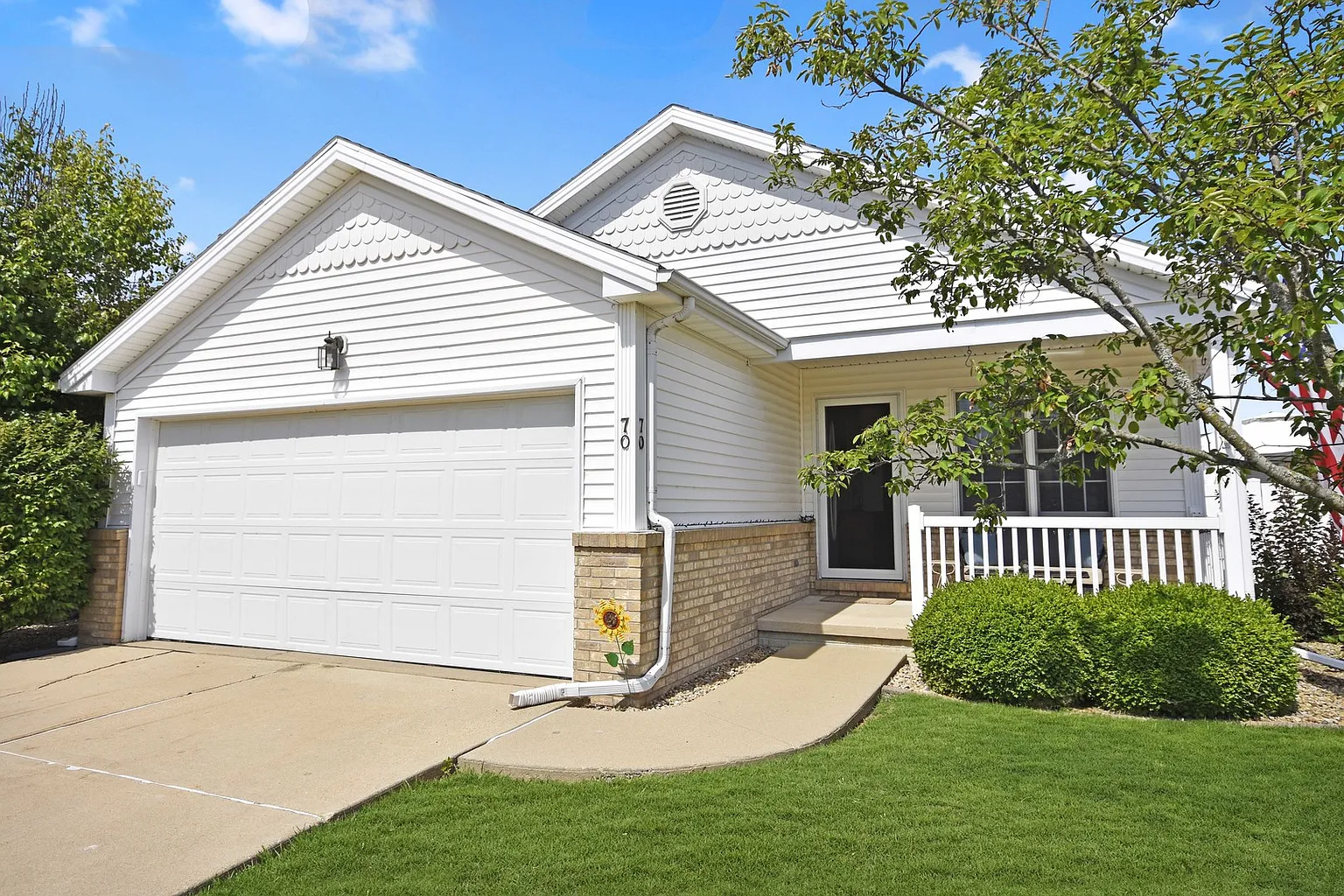 70 Astoria Way photo 1