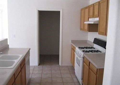 5th image of 1020 E Omega Dr