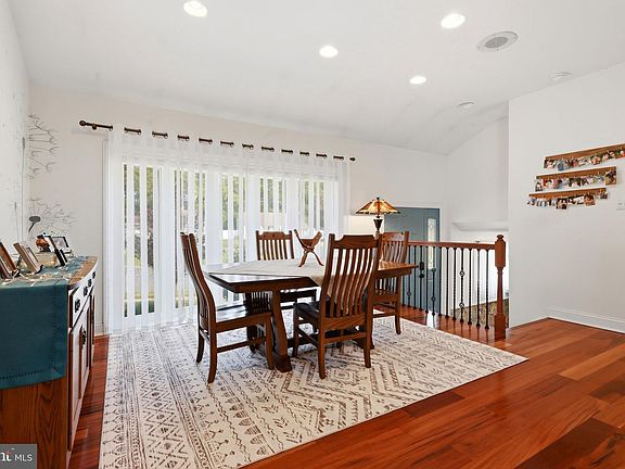 5th image of 69 Lakeview Ct