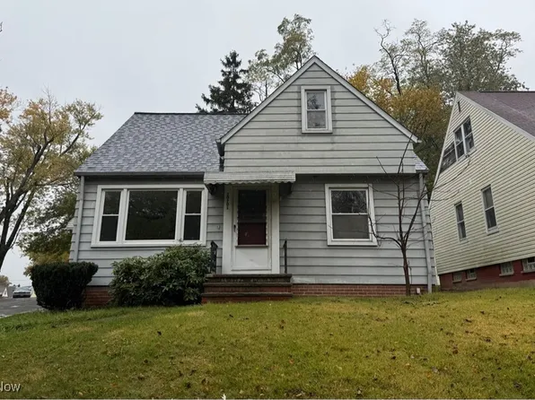 20701 Kenyon Dr, Maple Heights, OH 44137
