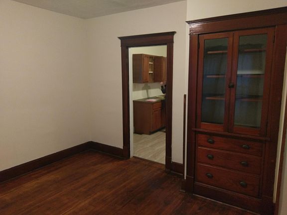 5th image of 303 NW J St