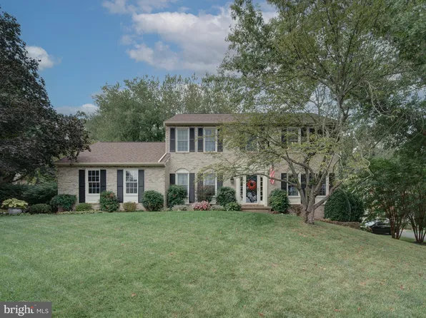 15292 Surrey House Way, Centreville, VA 20120