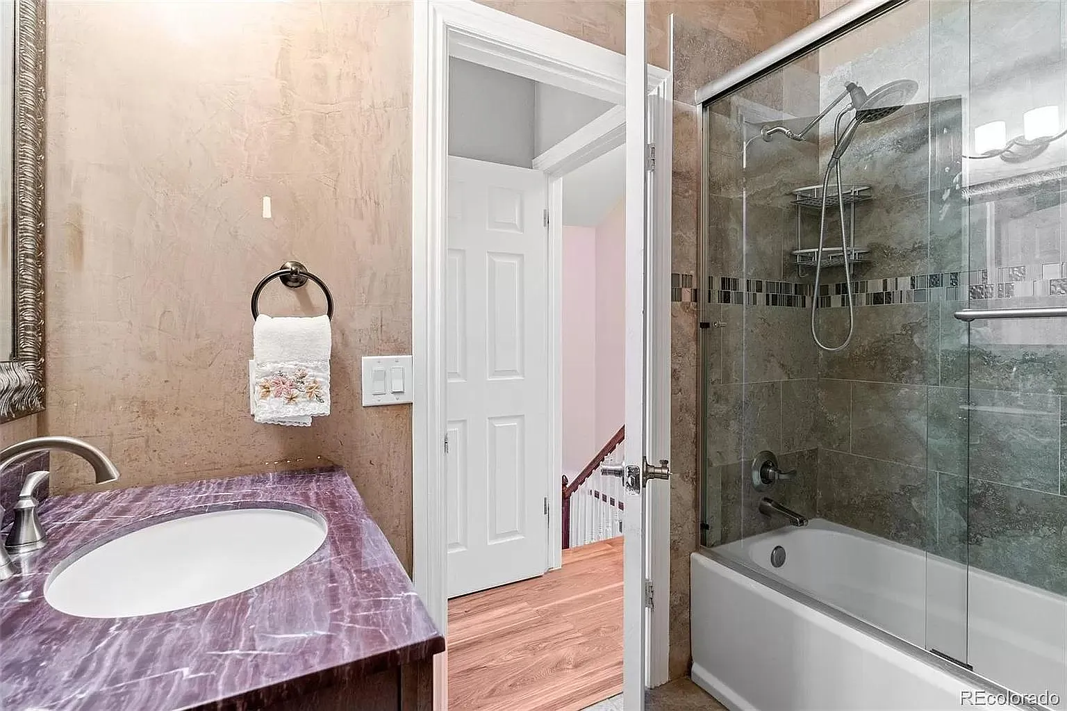 2 bed, 1088 sqft, $2,400 — Photo 4