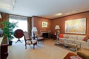2nd image of 521 W Dickens Ave