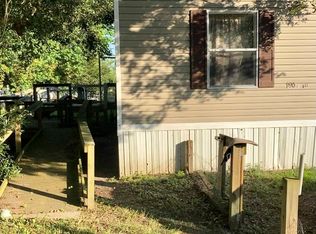 180 1st St, Markham, TX 77456