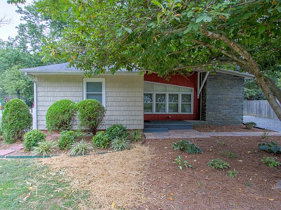 4th image of 217 Forestdale Dr