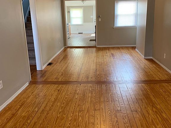 3rd image of 48 W Pearl St
