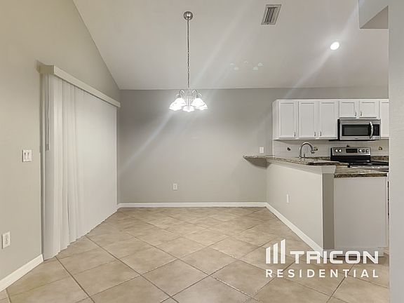 4th image of 617 Somerstone Dr