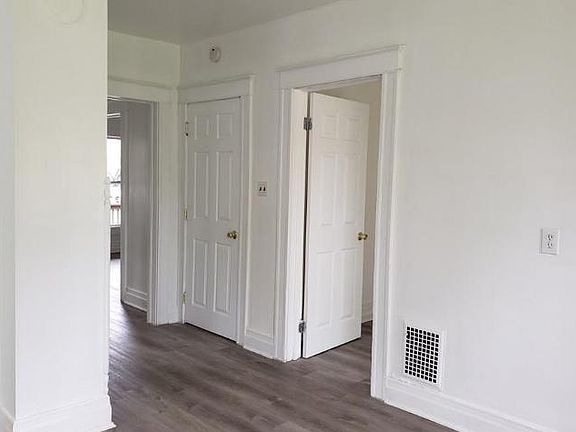 5th image of 3340 Royal Ave #1