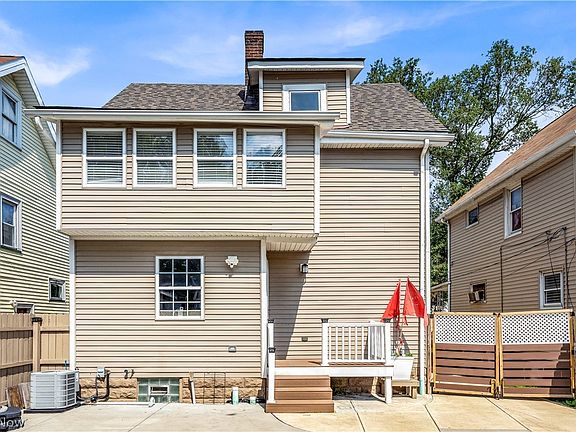 4th image of 3056 W 115th St