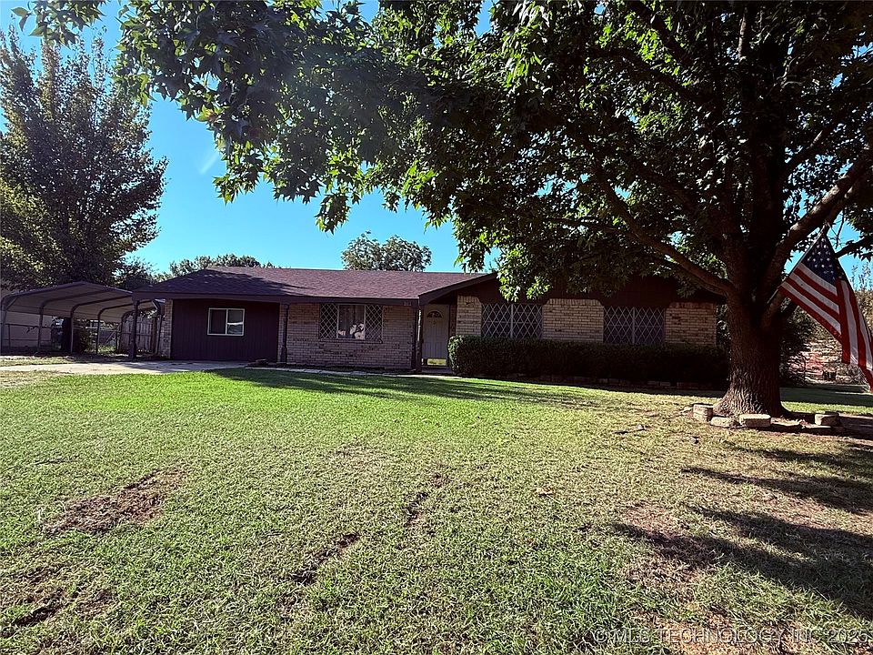 1st image of 803 NW Dallas Dr