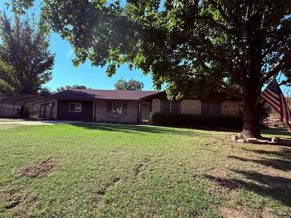 803 NW Dallas Dr, Kingston, OK 73439