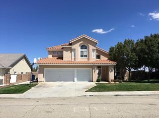 1829 Autumnmist Dr, Palmdale, CA 93551