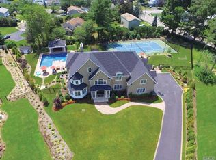 9 Enclave Ct, Dix Hills, NY 11746