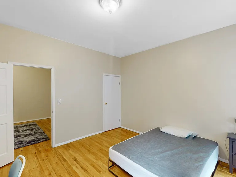 180 Claremont Ave #4 — Photo 7