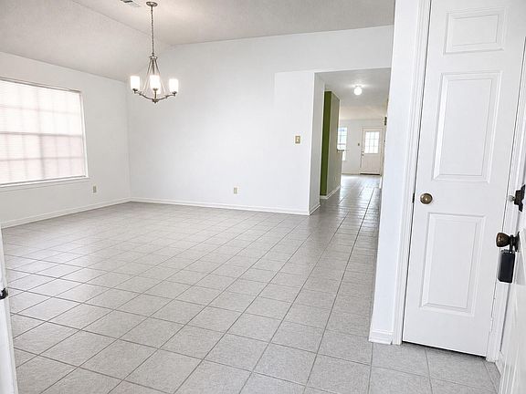 4th image of 17006 Dusty Mill Dr E