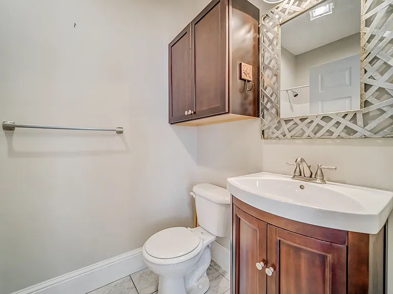 121 Brown St — Photo 29