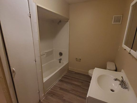 4th image of 10112 N Aster Ave