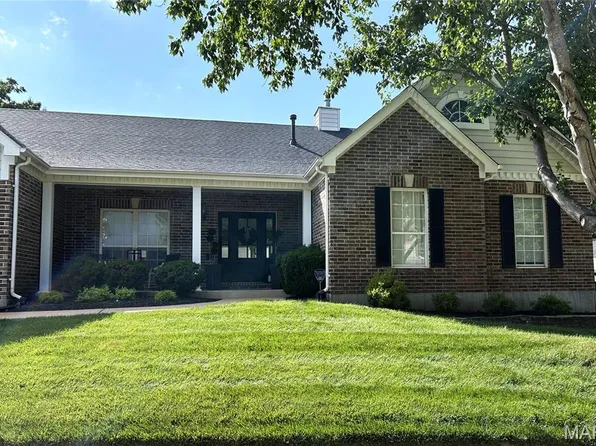 573 Castle Ridge Dr, Ballwin, MO 63021