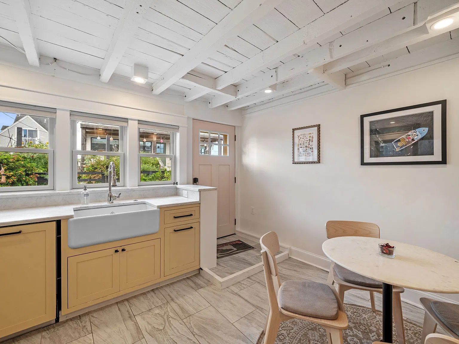 4 Middle Rd — Photo 4