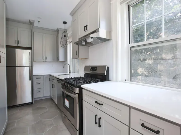 114 Riverway APT 9, Boston, MA 02215