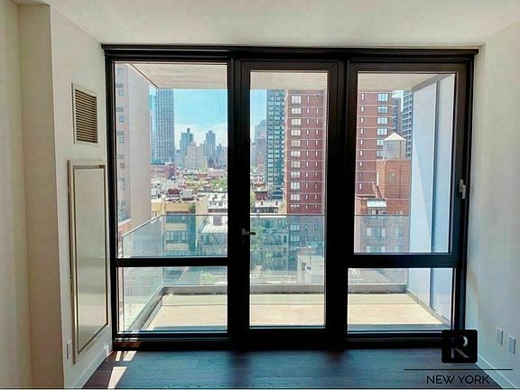 4th image of 302 E 96th St APT 1201