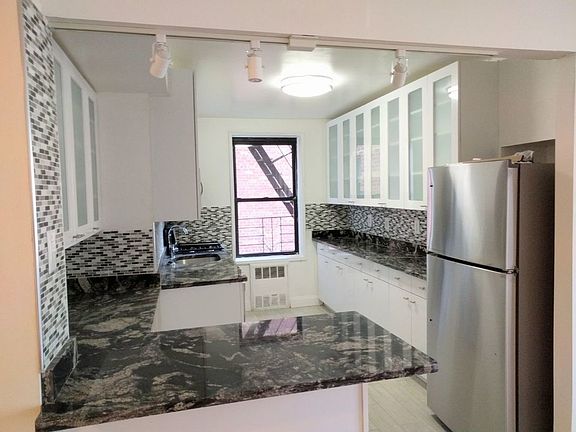 2nd image of 400 E 14th St APT 1E