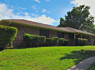 900 W Pleasant Run Rd, Desoto, TX 75115