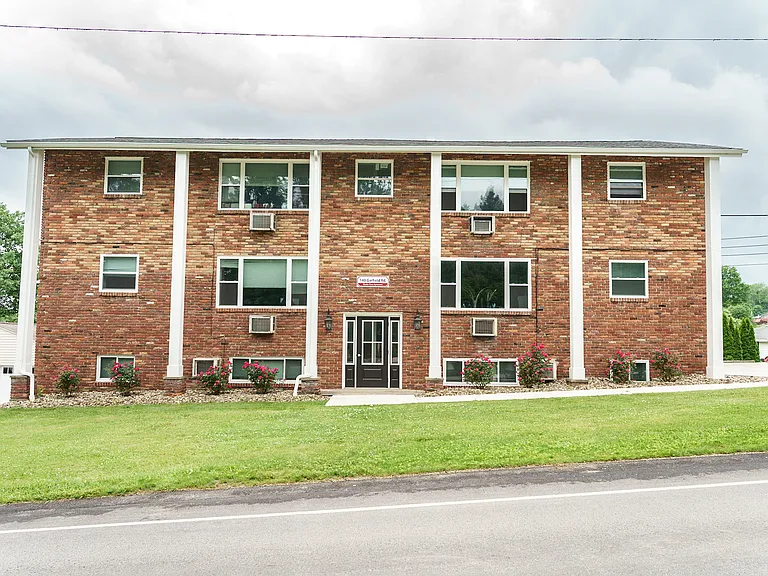 140 Garfield Rd #6 — Photo 3