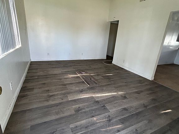 2nd image of 22320 Farragut Ave