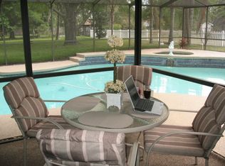 17305 Lynndan Dr, Lutz, FL 33548