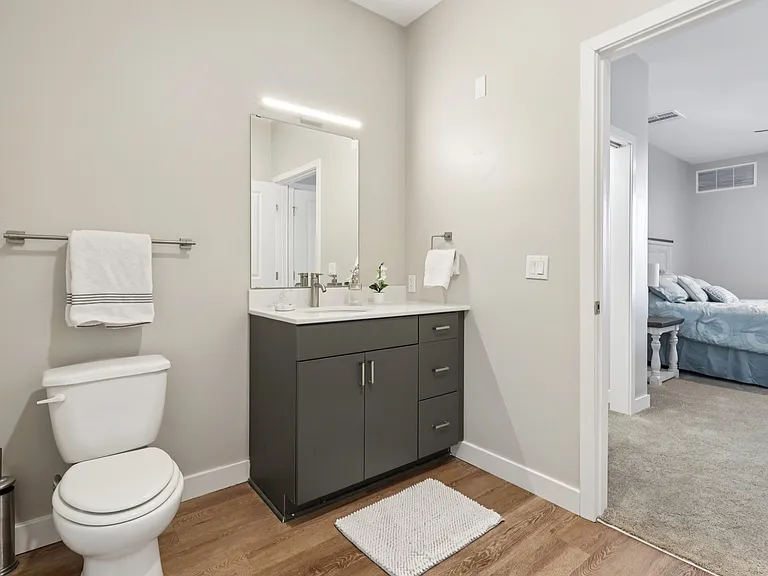 Berkshire Apartments — Photo 69