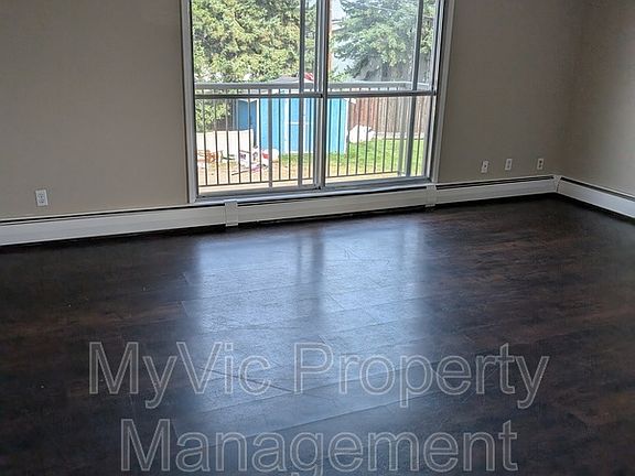 2nd image of 5016 51st Ave