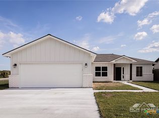 301 Turkey Ln, Victoria, TX 77905