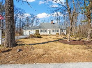 2 Steppingstone Rd, Bedford, NH 03110