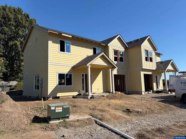 1515 Barn St, Woodburn, OR 97071