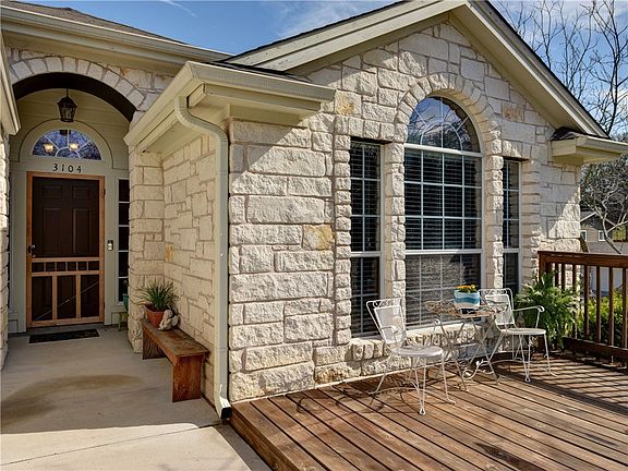 3rd image of 3104 Berrylawn Cir